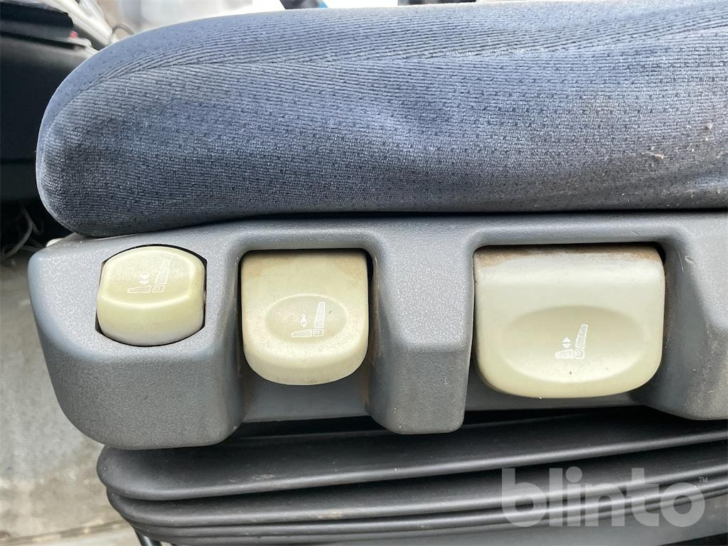 Hook lift truck MAN TGA 26.430 (2007)