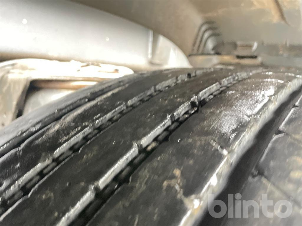 Hook lift truck MAN TGA 26.430 (2007)