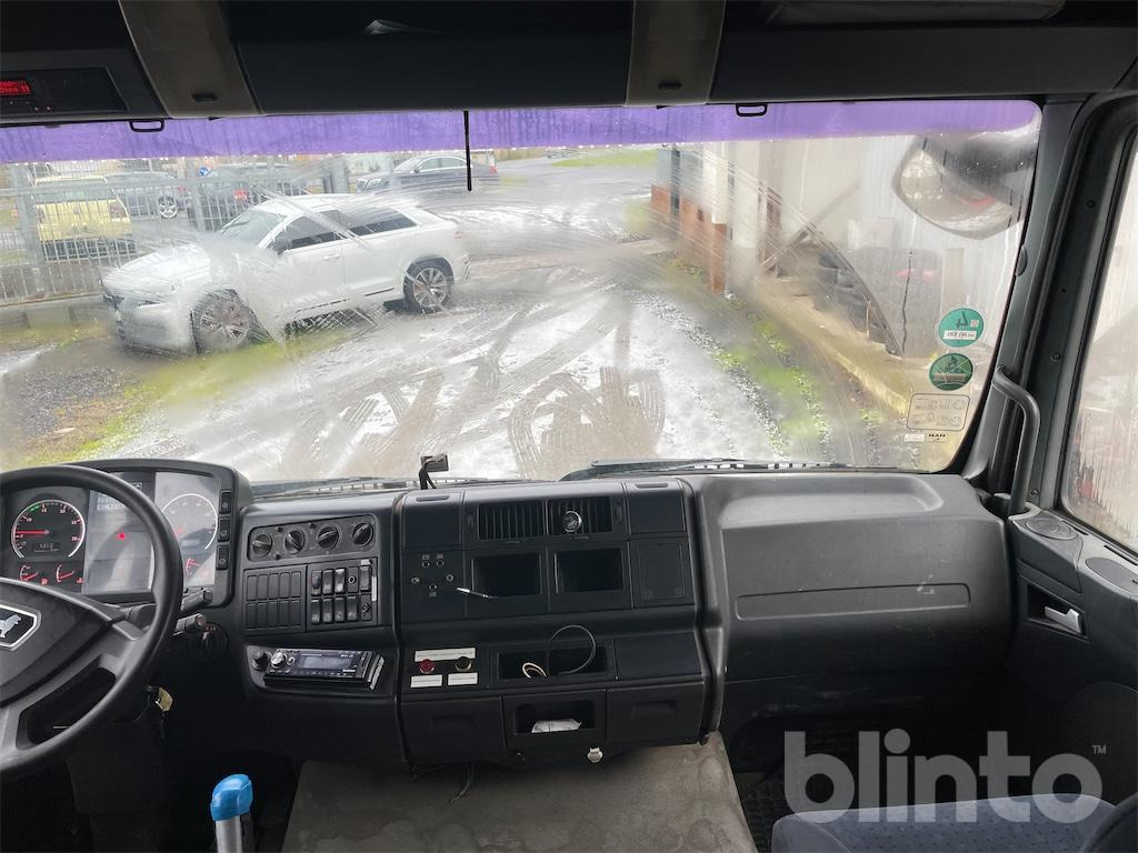 Hook lift truck MAN TGA 26.430 (2007)