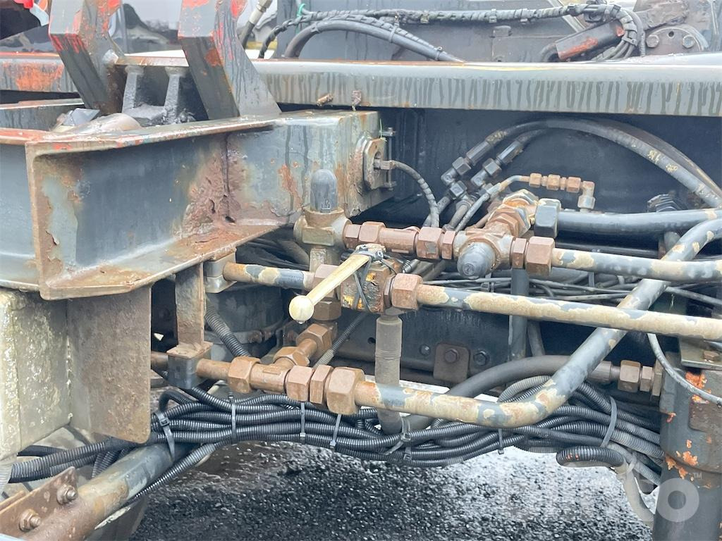 Hook lift truck MAN TGA 26.430 (2007)