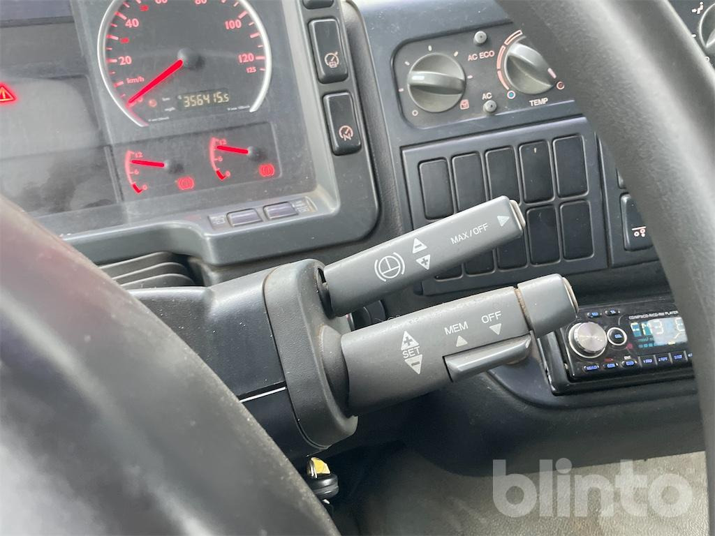 Hook lift truck MAN TGA 26.430 (2007)