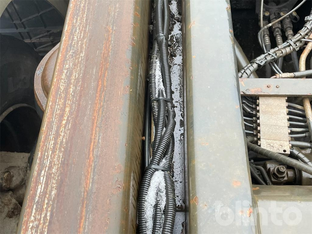 Hook lift truck MAN TGA 26.430 (2007)