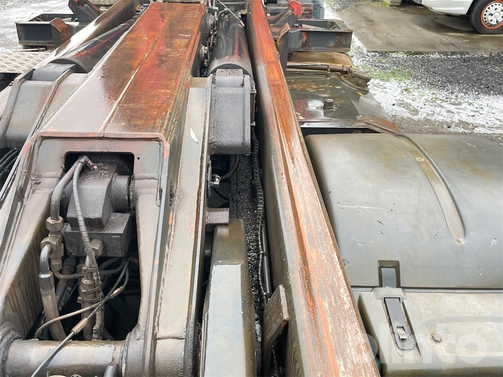 Hook lift truck MAN TGA 26.430 (2007)