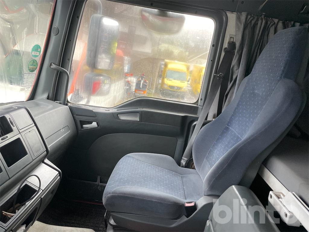 Hook lift truck MAN TGA 26.430 (2007)