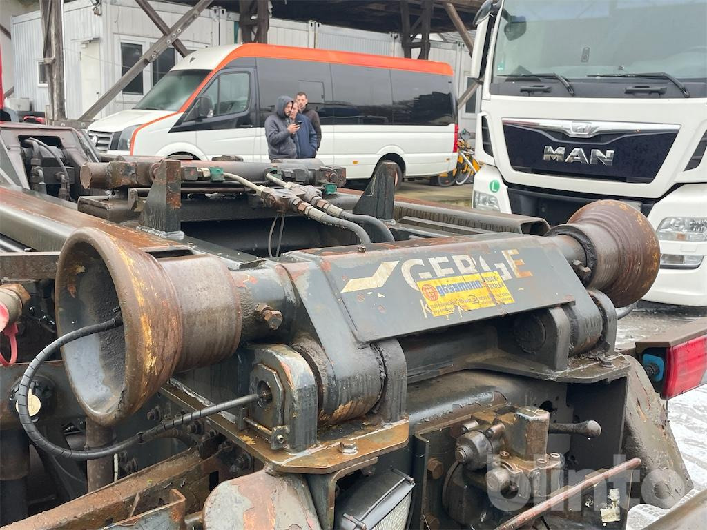 Hook lift truck MAN TGA 26.430 (2007)