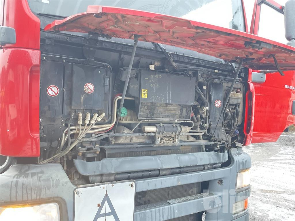 Hook lift truck MAN TGA 26.430 (2007)