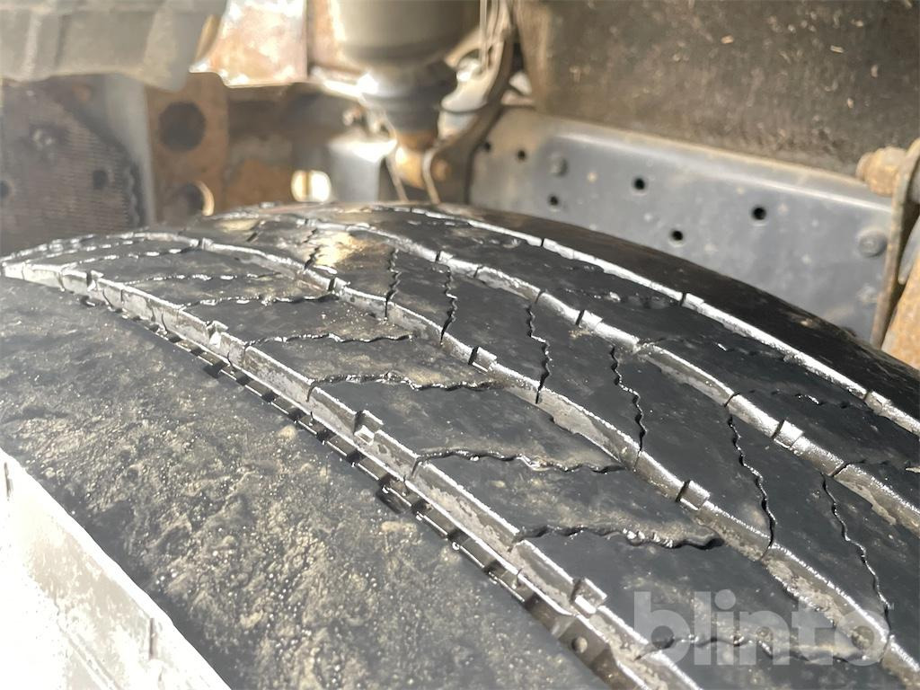 Hook lift truck MAN TGA 26.430 (2007)