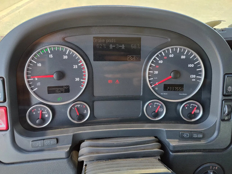 Hook lift truck MAN TGA 28.310 Container / Fassi F130