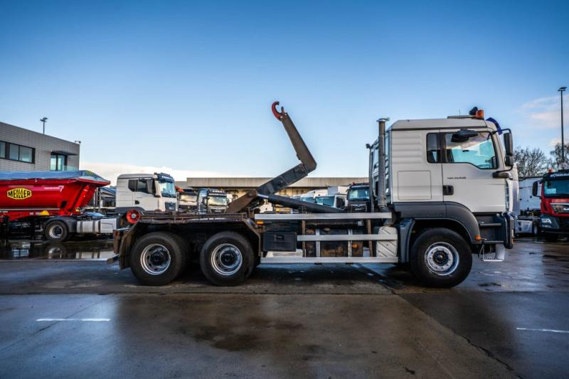 Hook lift truck MAN TGA 33.430 BB