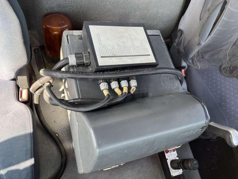 Hook lift truck MAN TGA 35.440 8X4