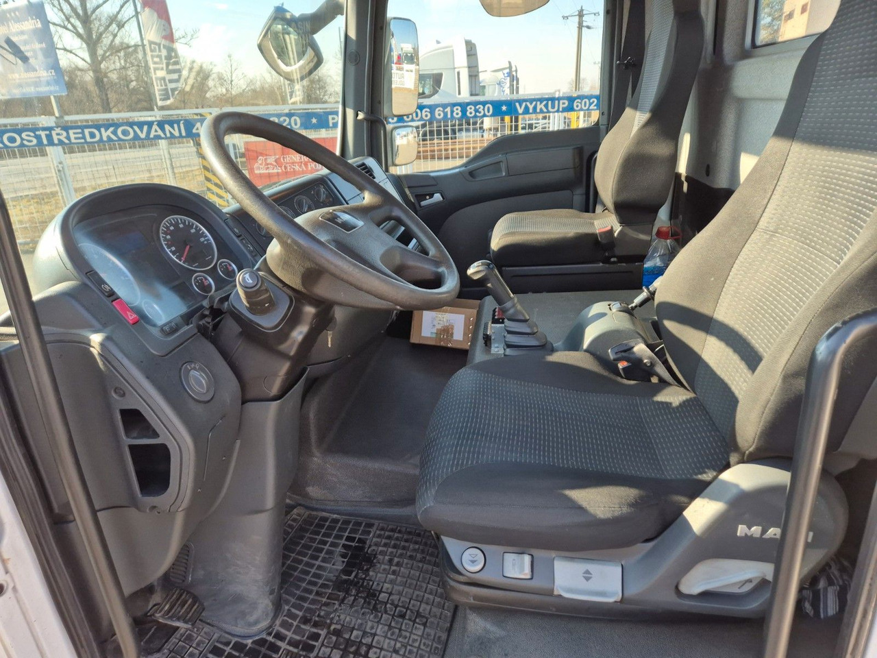 Hook lift truck MAN TGL 12.180 4X2 BL