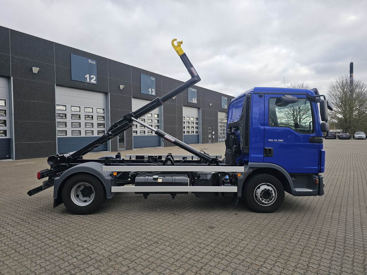 Hook lift truck MAN TGL 12.190 BL
