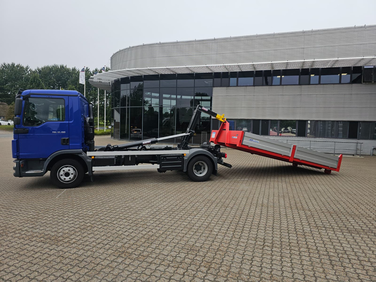 Hook lift truck MAN TGL 12.190 BL