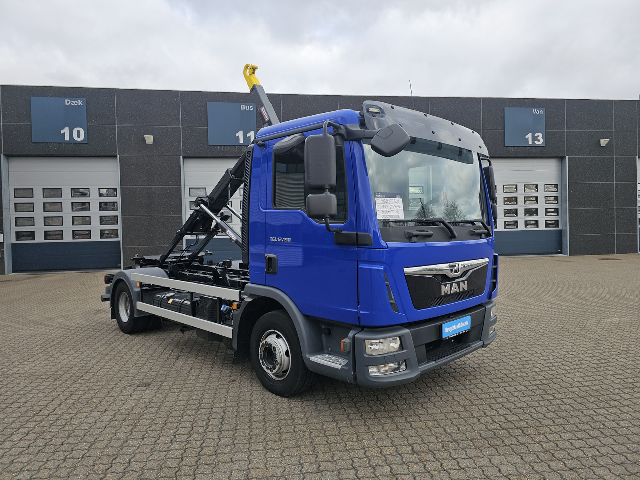 Hook lift truck MAN TGL 12.190 BL