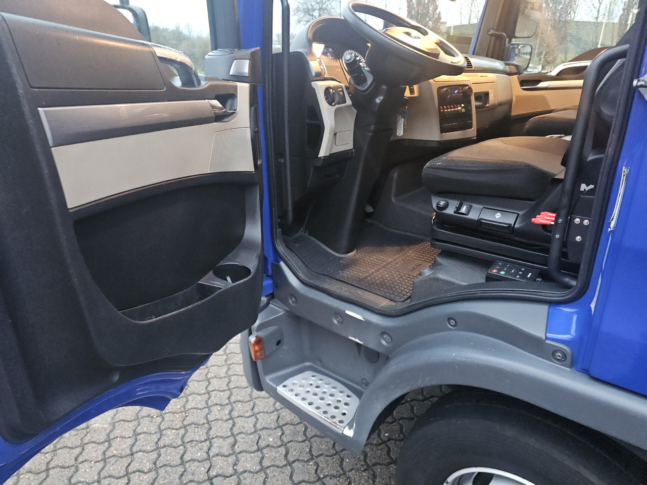 Hook lift truck MAN TGL 12.190 BL