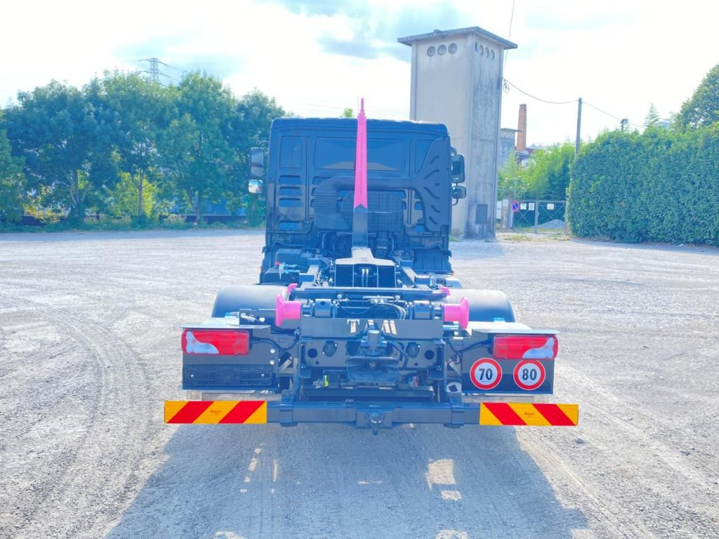 Hook lift truck MAN TGL 12.220 CON SCARRABILE NUOVO