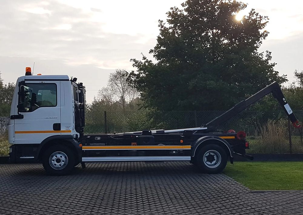 Hook lift truck MAN TGL 12.220 HAKOWIEC 4x2 KLIMA