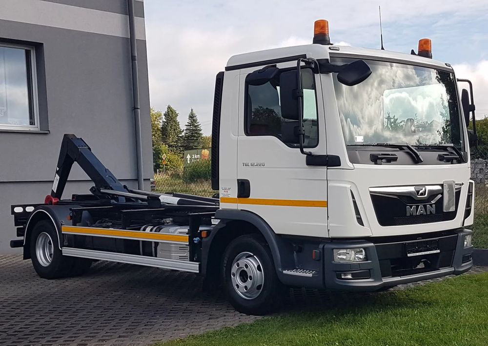 Hook lift truck MAN TGL 12.220 HAKOWIEC 4x2 KLIMA
