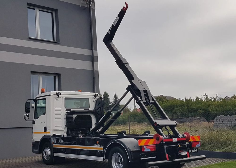 Hook lift truck MAN TGL 12.220 HAKOWIEC 4x2 KLIMA