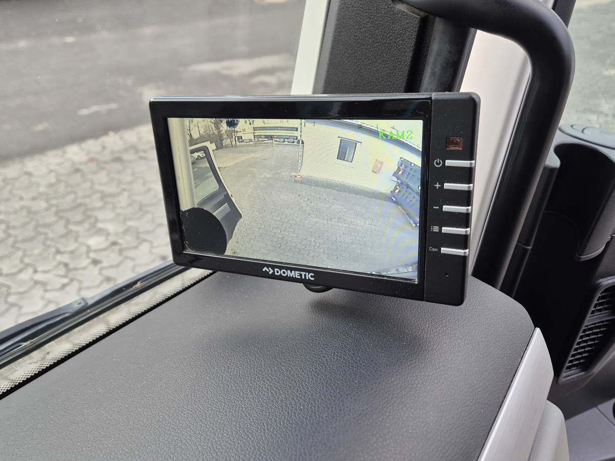 Hook lift truck MAN TGL 12.250 BL City Abrollkipper  AHK Euro 6