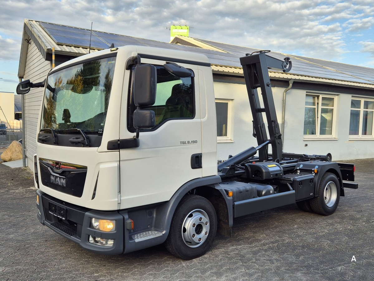 Hook lift truck MAN TGL 8.190 BL City Abrollkipper Aut., 2 x AHK sof