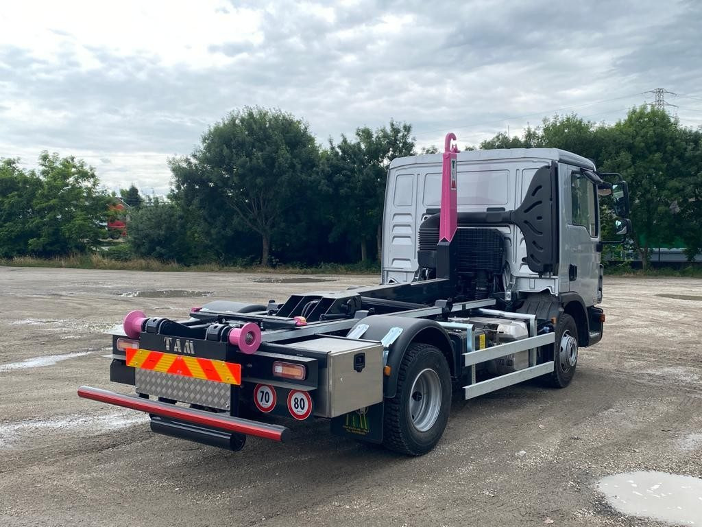 Hook lift truck MAN TGM 12.220