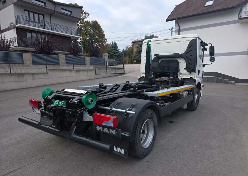 Hook lift truck MAN TGM 12.290