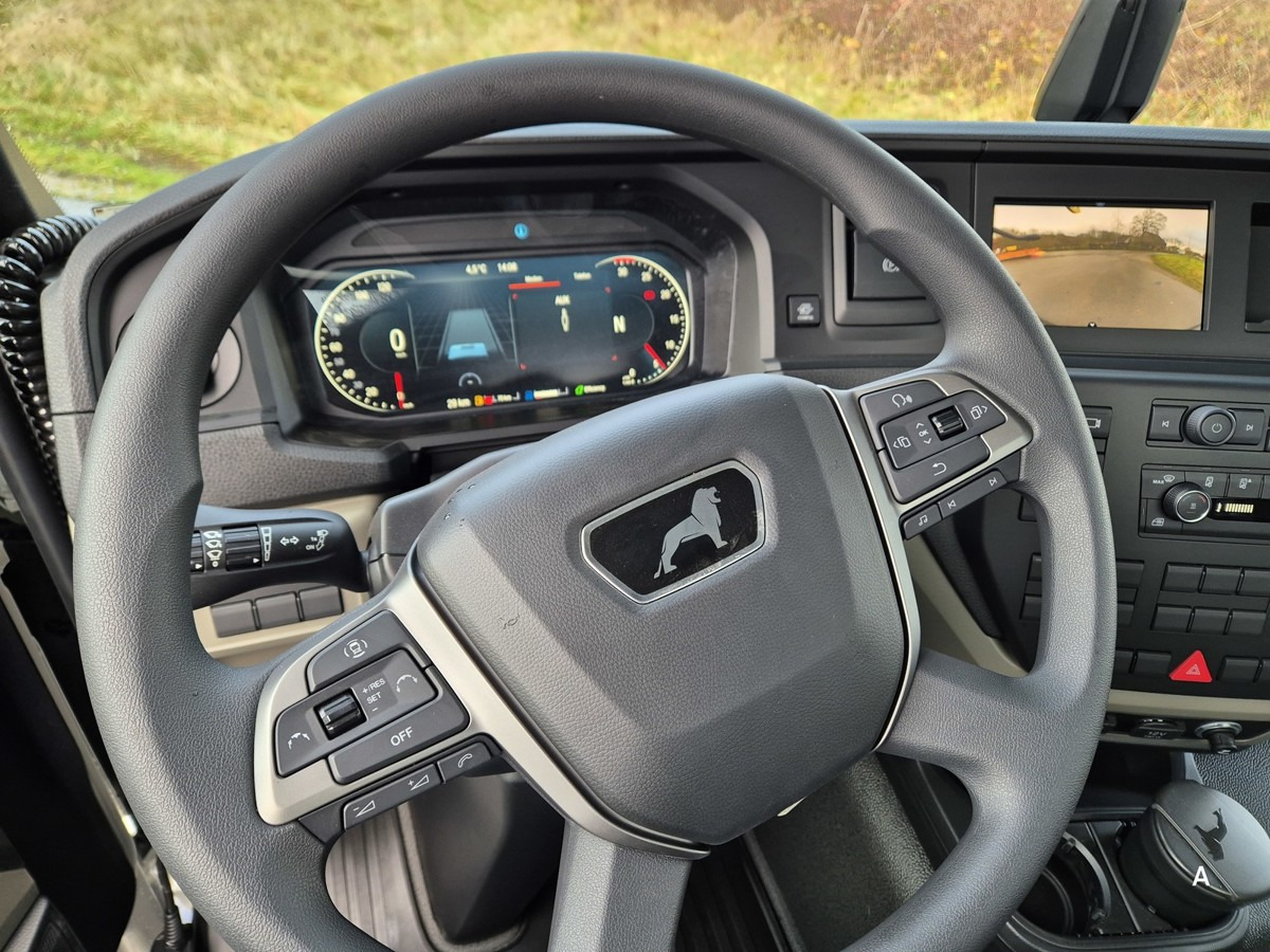 Hook lift truck MAN TGM 15.290 BL Abrollkipper Multihook City+1570mm