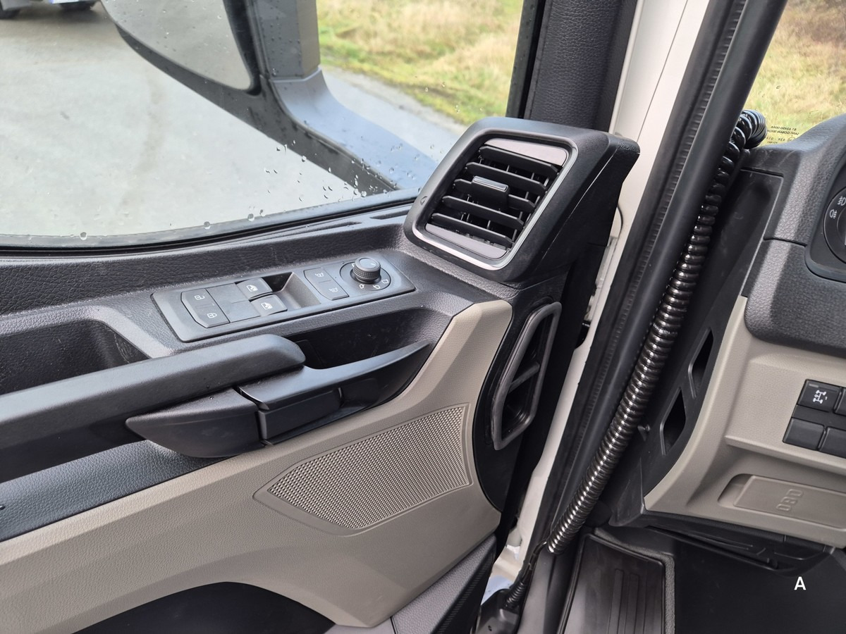 Hook lift truck MAN TGM 15.290 BL Abrollkipper Multihook City+1570mm