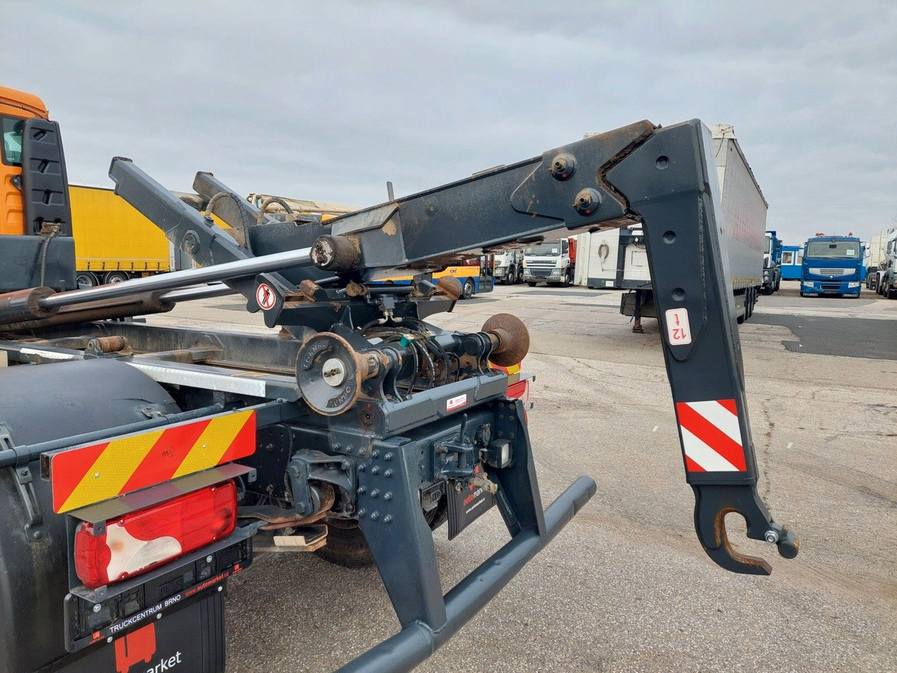 Hook lift truck MAN TGM 18.290 4X2 BB