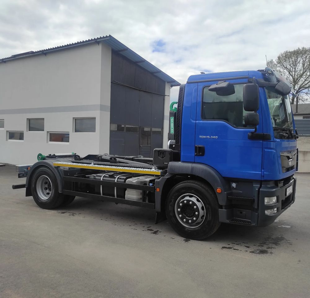 Hook lift truck MAN TGM 18.340 urządzenie hakowe AXOR