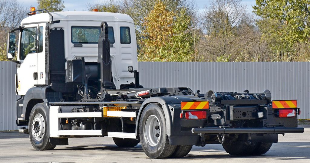 Hook lift truck MAN TGS 18.320 Abrollkipper * Top Zustand!