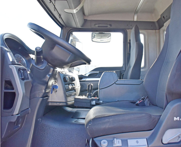 Hook lift truck MAN TGS 18.320 Abrollkipper * Top Zustand!