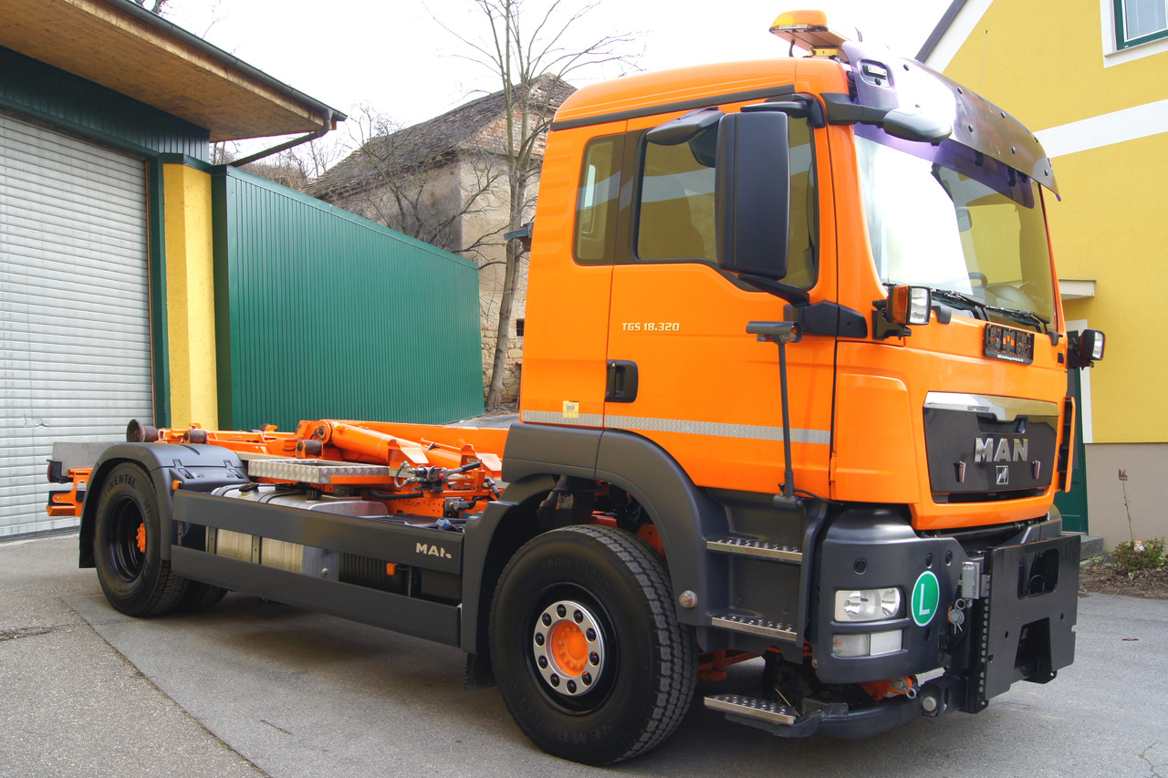 Hook lift truck MAN TGS 18.320 BL 4x2/Euro5EEV/HYVALIFT/Winterdienst