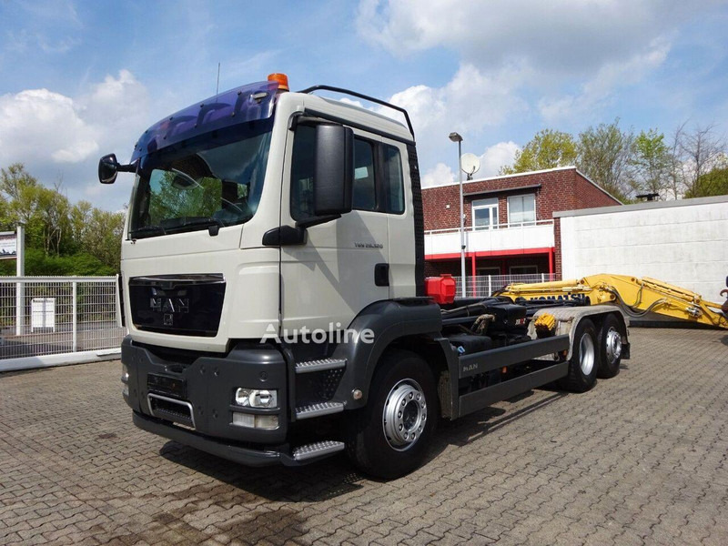 Hook lift truck MAN TGS 26.320 - Hook lift truck