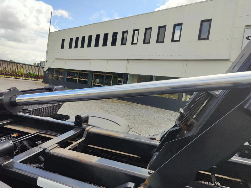 Hook lift truck MAN TGS 26.420 Container / Palfinger PK18002