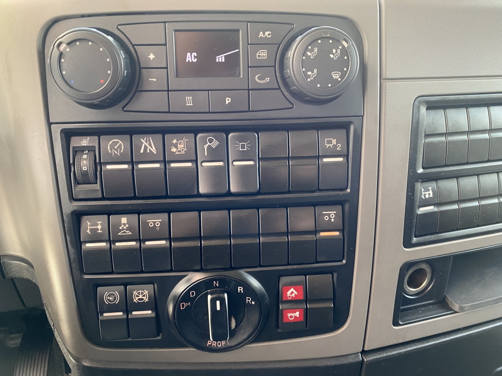 Hook lift truck MAN TGS 26.460 6x2-4 BL