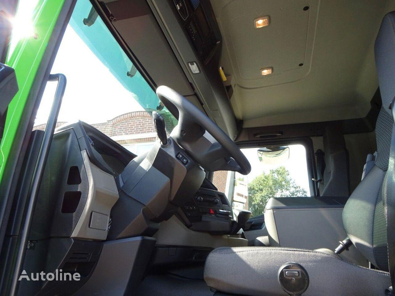 Hook lift truck MAN TGS 26.520 Hook lift