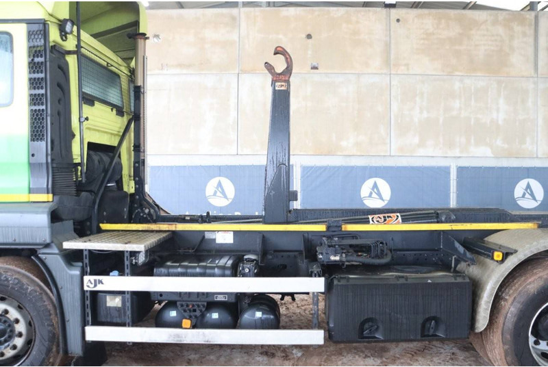 Hook lift truck MAN TGS 28.360