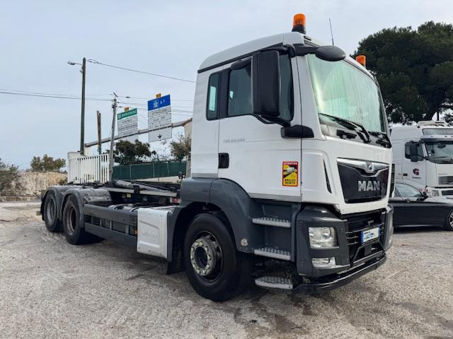 Hook lift truck MAN TGS 28.460 AMPIROLL