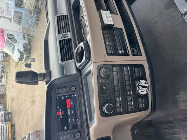 Hook lift truck MAN TGS 28.460 AMPIROLL