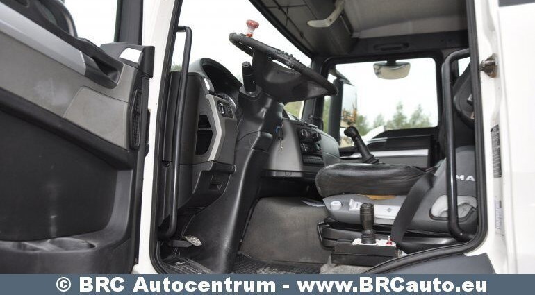 Hook lift truck MAN TGS 33.400 6x4 Hiab 122