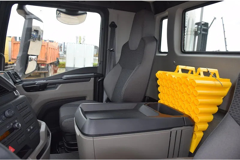 Hook lift truck MAN TGS 33.440