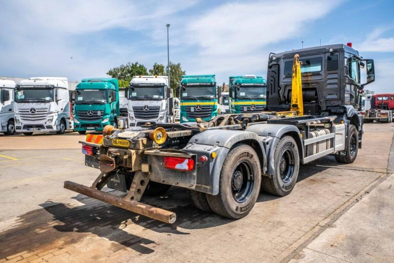 Hook lift truck MAN TGS 33.470 BL - PALFINGER