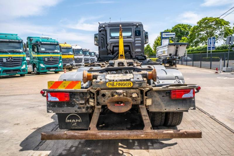 Hook lift truck MAN TGS 33.470 BL - PALFINGER