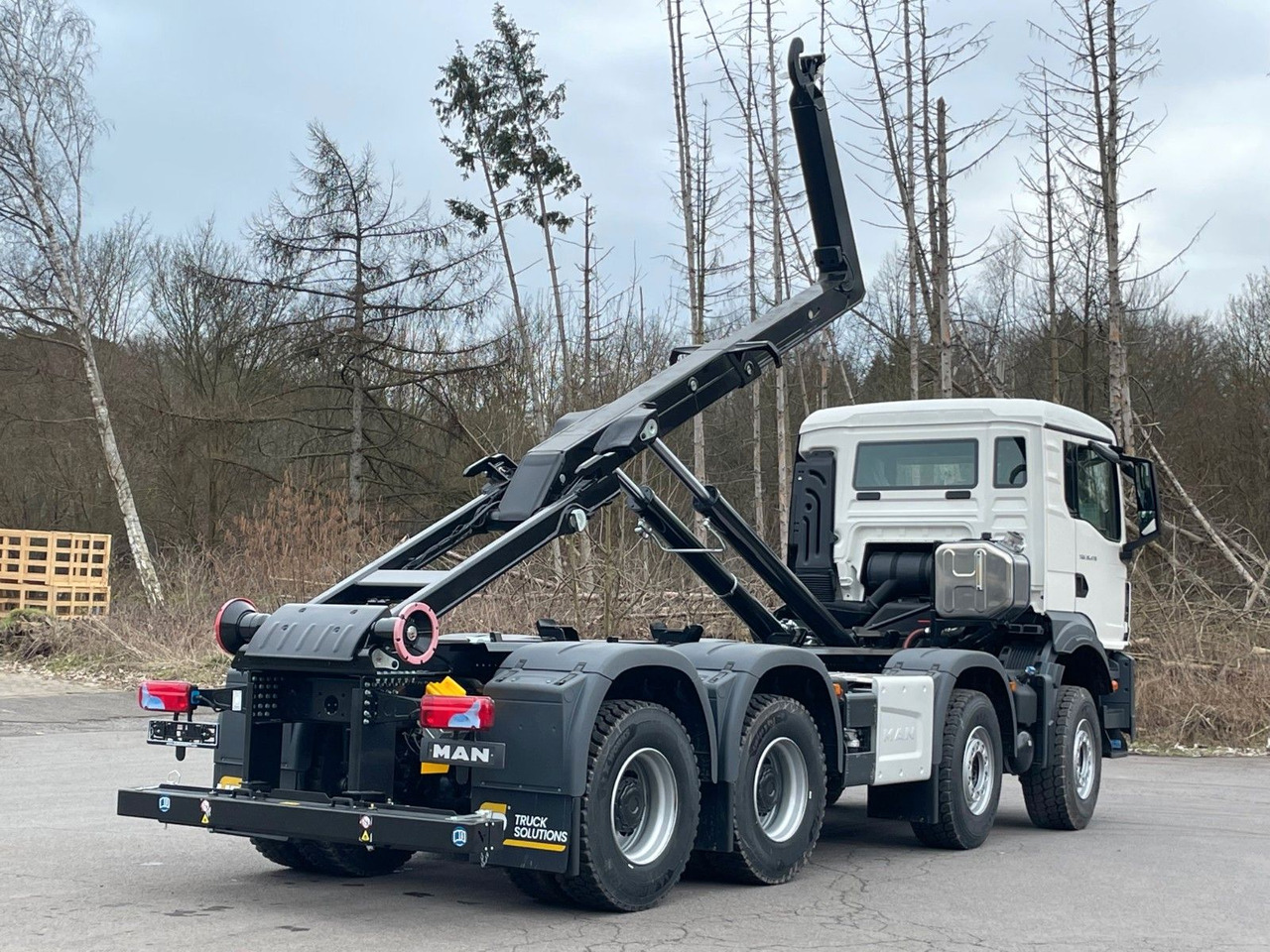 Hook lift truck MAN TGS 35.480 8x4 Euro6e Hiab MultLift Abrollkipper