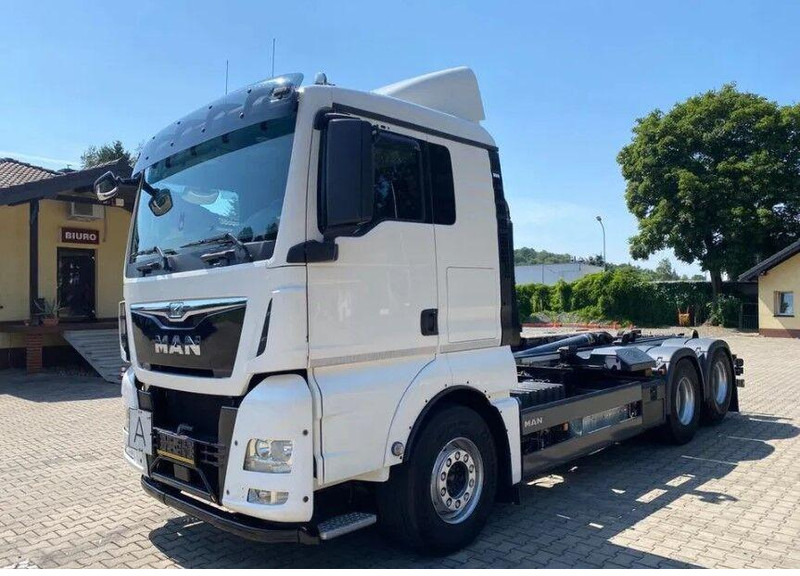 Hook lift truck MAN TGX 26.440