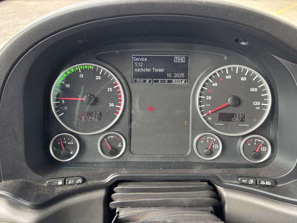 Hook lift truck MAN TGX 26.460 / 6x2-4 BL