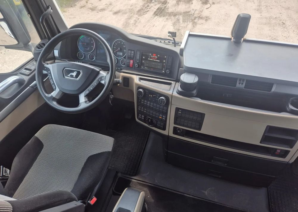 Hook lift truck MAN TGX 26-460 Hakowiec oś skrętna