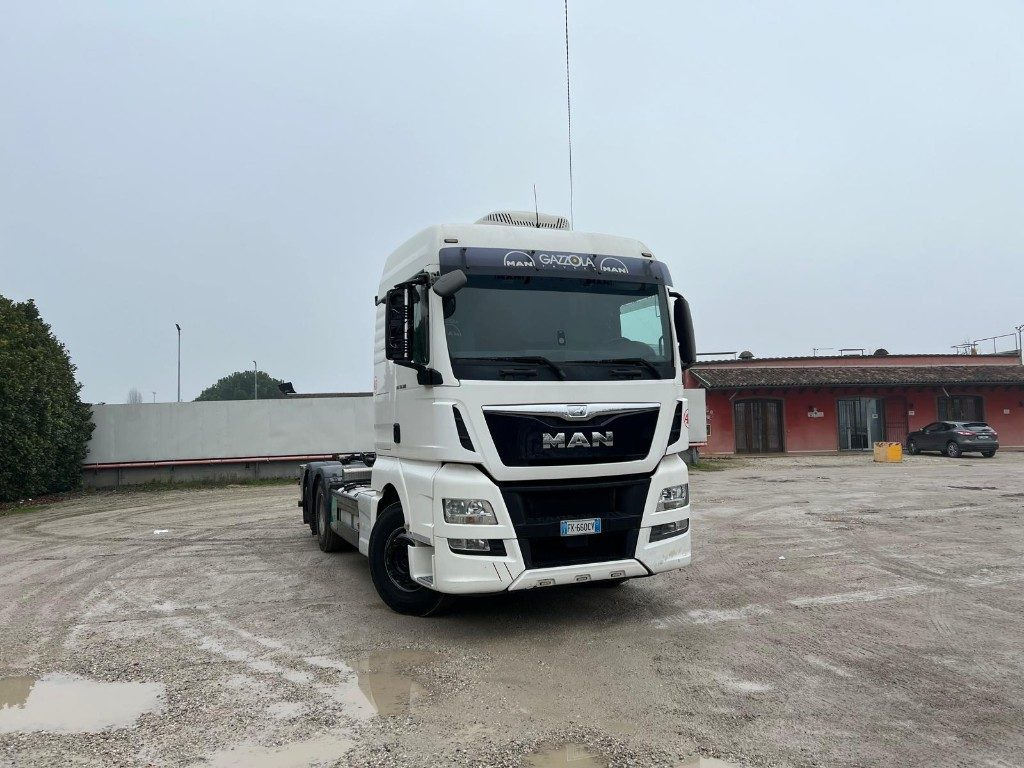 Hook lift truck MAN TGX 26.500 USATO SCARRABILE 6X2